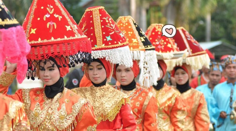 Makna yang Terkandung Pada Bagian Pakaian Adat Minangkabau